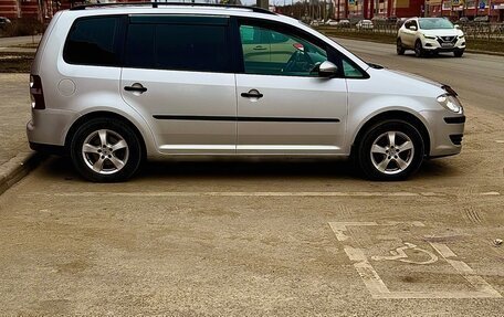 Volkswagen Touran III, 2009 год, 650 000 рублей, 5 фотография