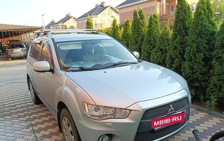 Mitsubishi Outlander III рестайлинг 3, 2010 год, 1 050 000 рублей, 3 фотография
