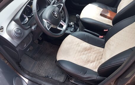 Renault Logan II, 2019 год, 900 000 рублей, 8 фотография