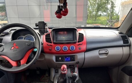 Mitsubishi L200 IV рестайлинг, 2007 год, 1 100 000 рублей, 5 фотография