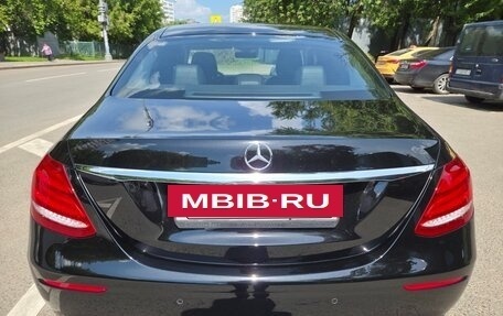 Mercedes-Benz E-Класс, 2019 год, 1 980 000 рублей, 6 фотография
