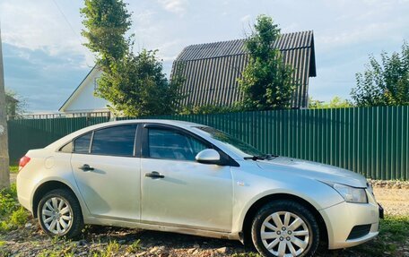 Chevrolet Cruze II, 2010 год, 450 000 рублей, 13 фотография
