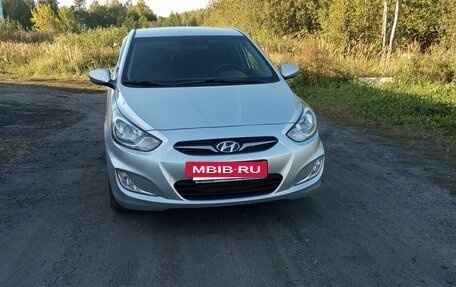 Hyundai Solaris II рестайлинг, 2012 год, 1 150 000 рублей, 2 фотография