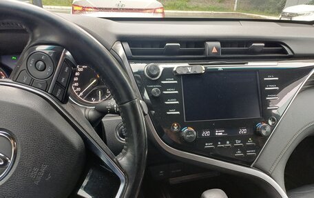 Toyota Camry, 2020 год, 2 400 000 рублей, 5 фотография