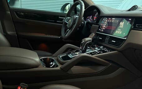 Porsche Cayenne III, 2022 год, 13 000 000 рублей, 7 фотография