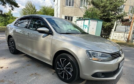Volkswagen Jetta VI, 2012 год, 999 999 рублей, 4 фотография