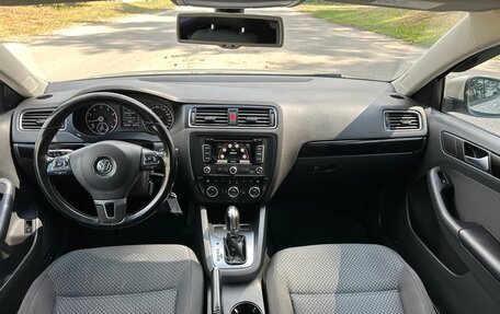 Volkswagen Jetta VI, 2012 год, 999 999 рублей, 11 фотография