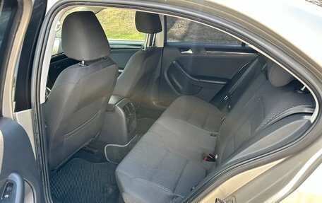 Volkswagen Jetta VI, 2012 год, 999 999 рублей, 16 фотография