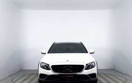 Mercedes-Benz E-Класс, 2018 год, 2 870 000 рублей, 2 фотография