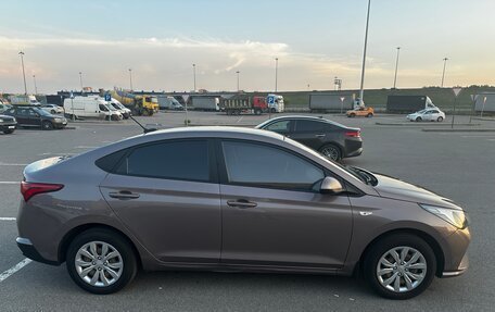 Hyundai Solaris II рестайлинг, 2021 год, 1 400 000 рублей, 5 фотография