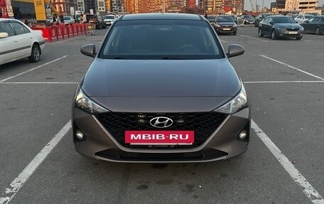 Hyundai Solaris II рестайлинг, 2021 год, 1 400 000 рублей, 4 фотография