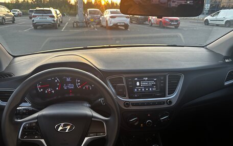 Hyundai Solaris II рестайлинг, 2021 год, 1 400 000 рублей, 32 фотография