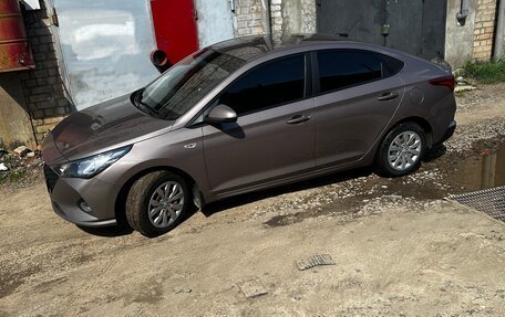 Hyundai Solaris II рестайлинг, 2021 год, 1 400 000 рублей, 36 фотография