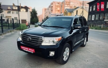 Toyota Land Cruiser 200, 2013 год, 4 000 000 рублей, 2 фотография