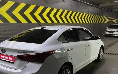 Hyundai Solaris II рестайлинг, 2017 год, 780 000 рублей, 2 фотография