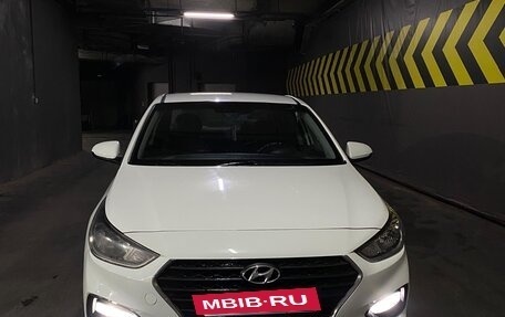 Hyundai Solaris II рестайлинг, 2017 год, 780 000 рублей, 3 фотография