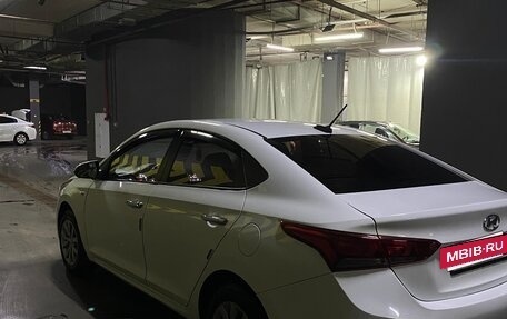 Hyundai Solaris II рестайлинг, 2017 год, 780 000 рублей, 4 фотография