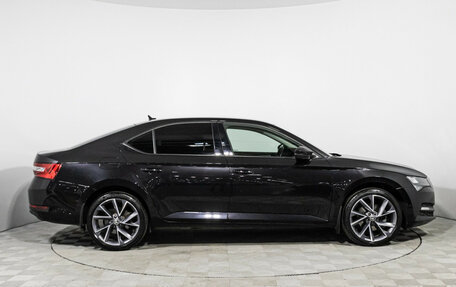 Skoda Superb III рестайлинг, 2020 год, 2 380 000 рублей, 4 фотография