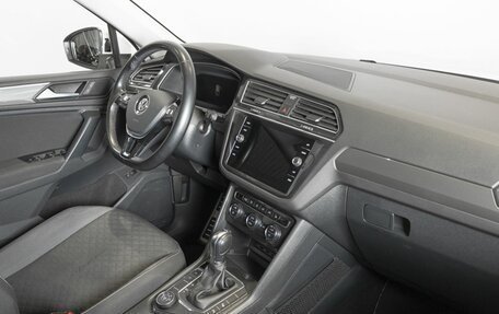 Volkswagen Tiguan II, 2019 год, 2 495 200 рублей, 4 фотография