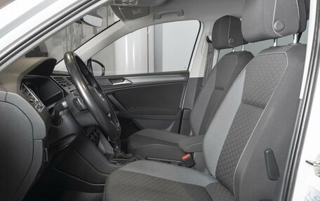 Volkswagen Tiguan II, 2019 год, 2 495 200 рублей, 11 фотография