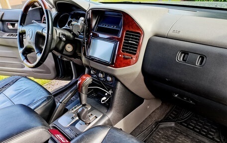 Mitsubishi Pajero III рестайлинг, 2005 год, 890 000 рублей, 8 фотография