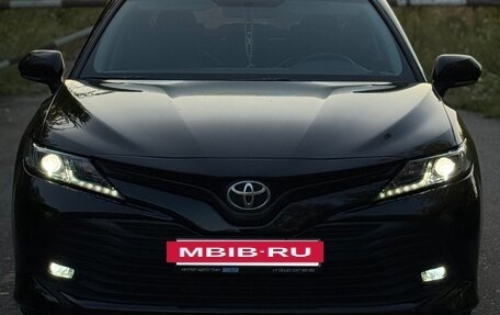 Toyota Camry, 2019 год, 1 850 000 рублей, 3 фотография