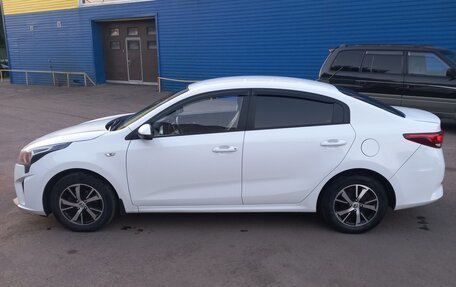 KIA Rio IV, 2021 год, 1 250 000 рублей, 2 фотография