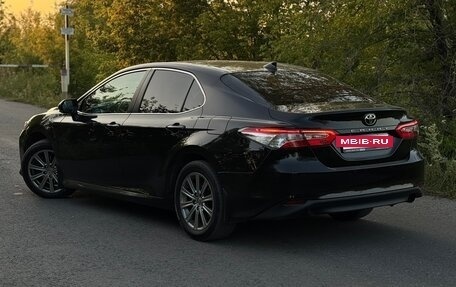 Toyota Camry, 2019 год, 1 850 000 рублей, 5 фотография