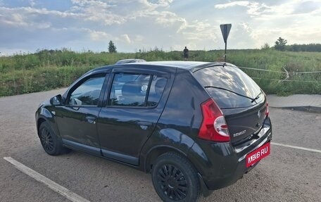 Renault Sandero I, 2013 год, 415 000 рублей, 2 фотография