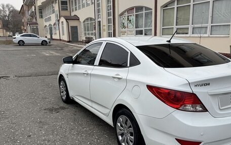 Hyundai Solaris II рестайлинг, 2014 год, 820 000 рублей, 3 фотография