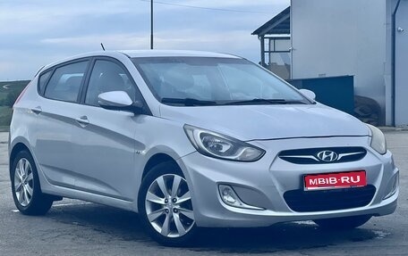 Hyundai Solaris II рестайлинг, 2012 год, 925 000 рублей, 1 фотография