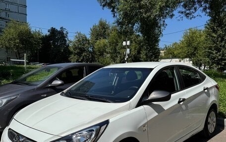 Hyundai Solaris II рестайлинг, 2012 год, 610 000 рублей, 3 фотография