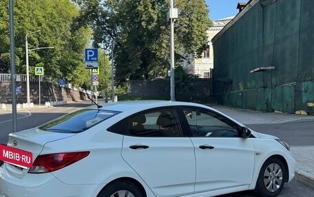 Hyundai Solaris II рестайлинг, 2012 год, 610 000 рублей, 2 фотография