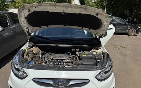 Hyundai Solaris II рестайлинг, 2012 год, 610 000 рублей, 15 фотография