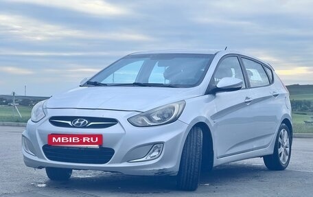 Hyundai Solaris II рестайлинг, 2012 год, 925 000 рублей, 2 фотография