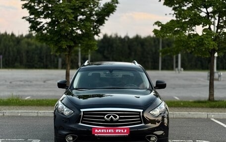 Infiniti QX70, 2016 год, 2 495 000 рублей, 2 фотография