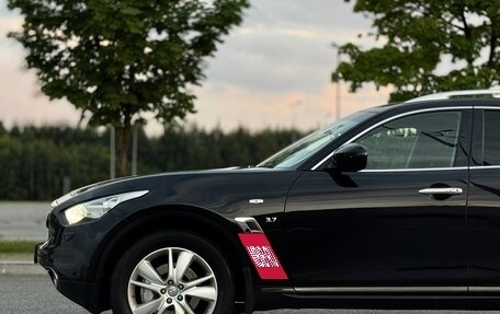 Infiniti QX70, 2016 год, 2 495 000 рублей, 11 фотография