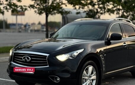 Infiniti QX70, 2016 год, 2 495 000 рублей, 10 фотография