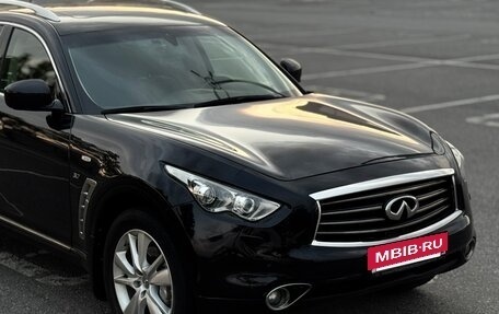 Infiniti QX70, 2016 год, 2 495 000 рублей, 23 фотография