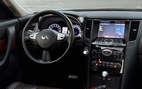 Infiniti QX70, 2016 год, 2 495 000 рублей, 28 фотография