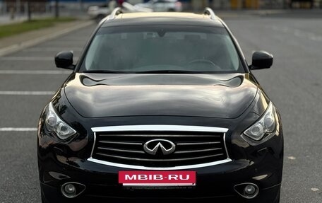 Infiniti QX70, 2016 год, 2 495 000 рублей, 21 фотография