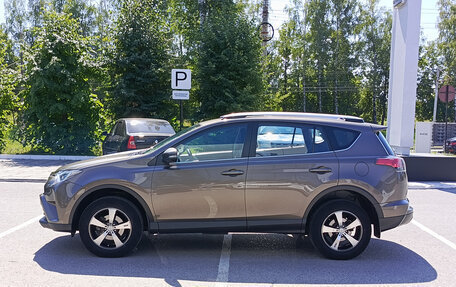 Toyota RAV4, 2017 год, 2 325 000 рублей, 8 фотография