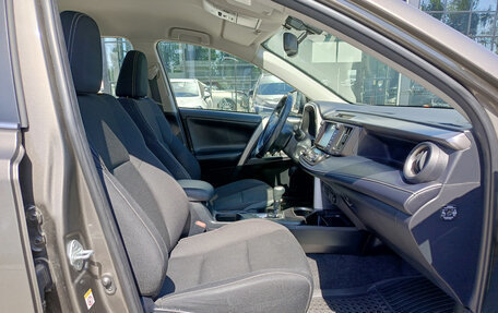 Toyota RAV4, 2017 год, 2 325 000 рублей, 11 фотография