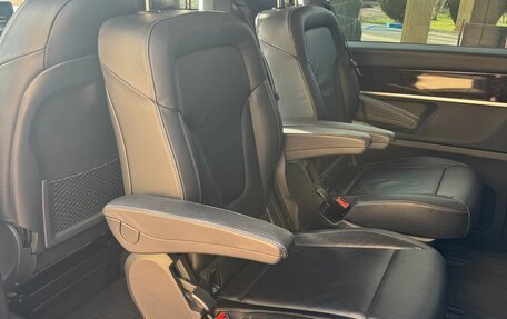 Mercedes-Benz V-Класс, 2016 год, 5 500 000 рублей, 6 фотография