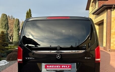 Mercedes-Benz V-Класс, 2016 год, 5 500 000 рублей, 4 фотография