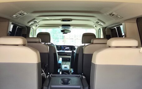 Volkswagen Multivan, 2022 год, 7 100 000 рублей, 6 фотография