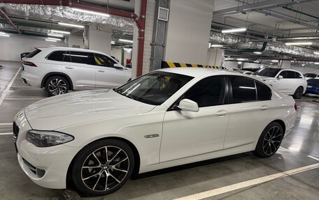 BMW 5 серия, 2013 год, 1 900 000 рублей, 12 фотография