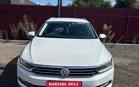 Volkswagen Passat B8 рестайлинг, 2016 год, 1 650 000 рублей, 2 фотография