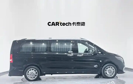 Mercedes-Benz Vito, 2022 год, 3 800 000 рублей, 7 фотография