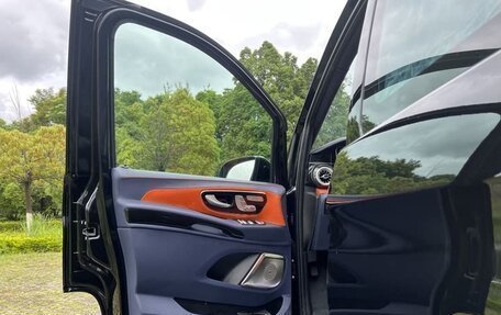 Mercedes-Benz Vito, 2022 год, 3 800 000 рублей, 30 фотография